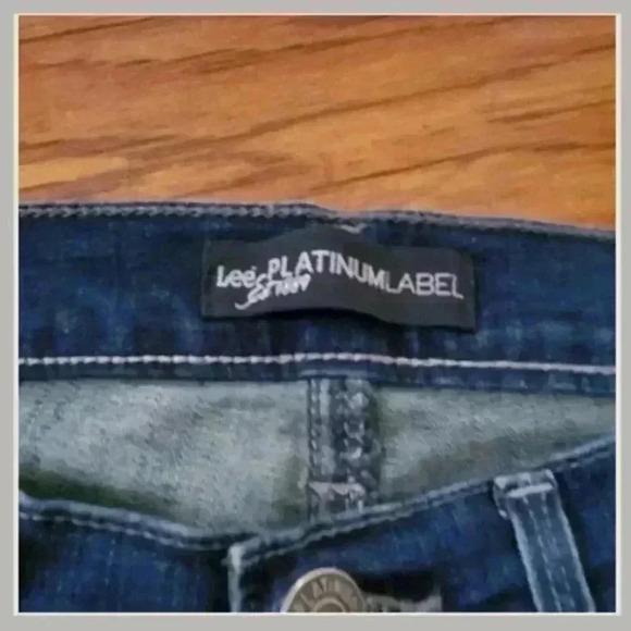 Lee's Platinum Label Cropped Jeans Size 4 - Picture 3 of 5